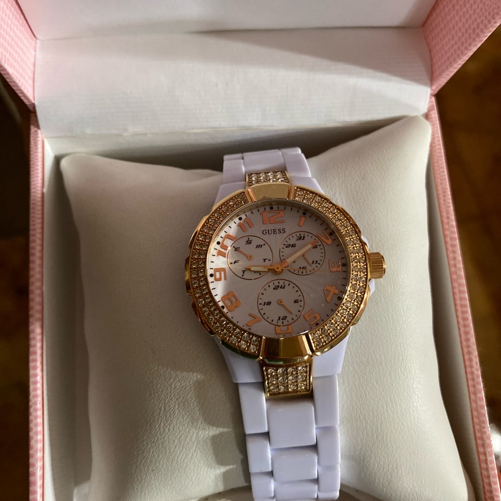 Watch - Picture 2 of 3